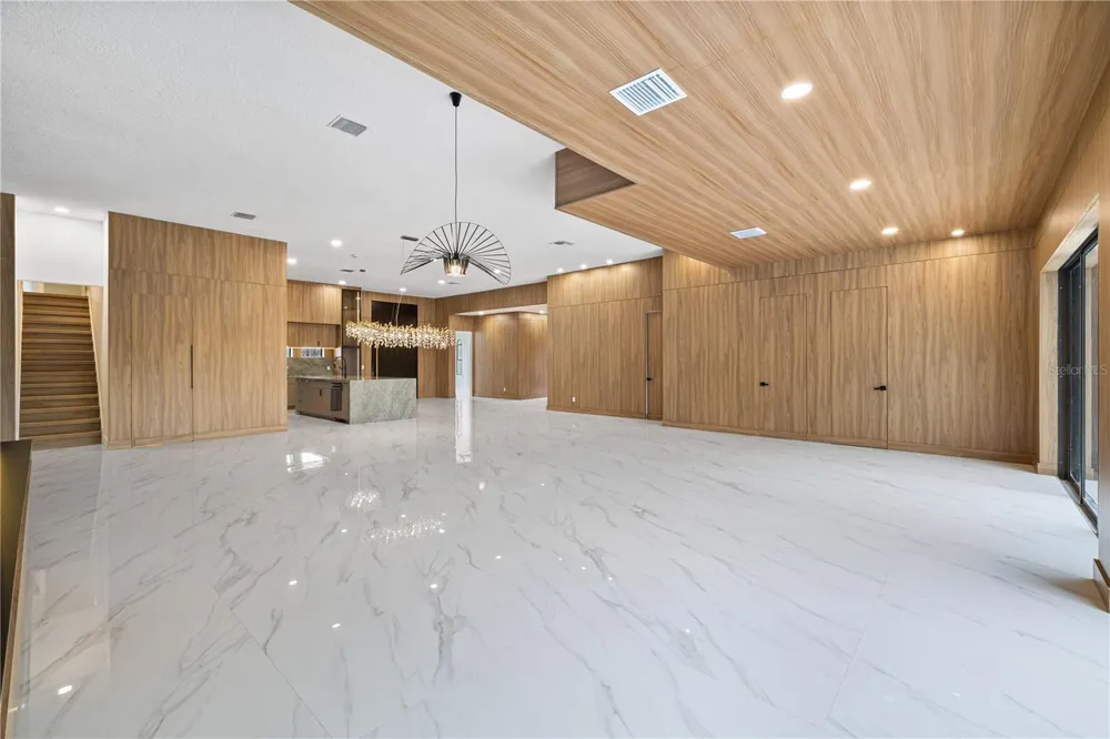 812 JOHNS POINT DRIVE Oakland, FL 34787