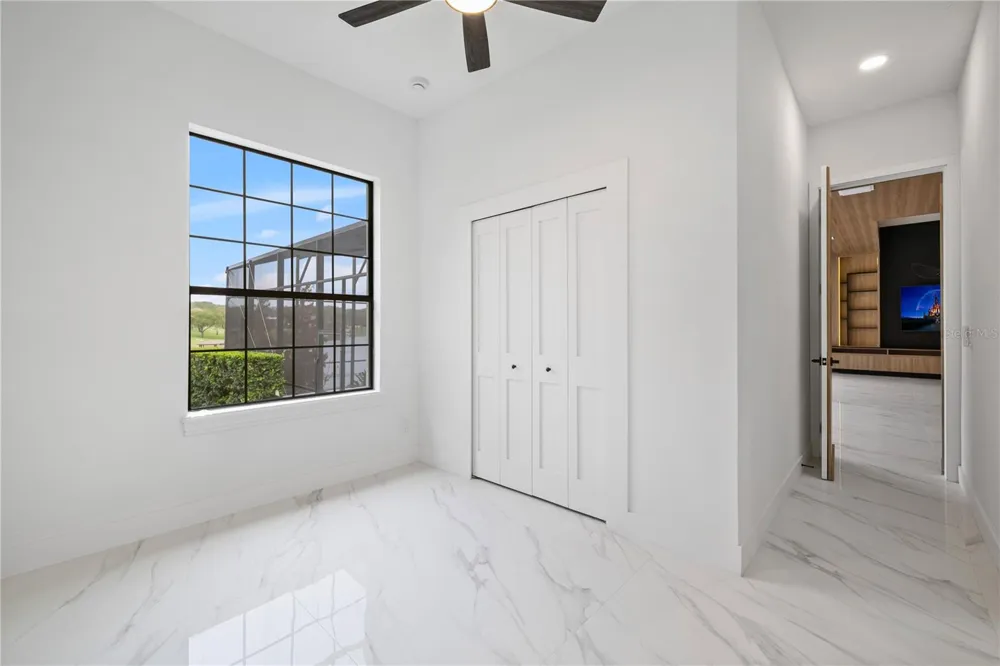 812 JOHNS POINT DRIVE Oakland, FL 34787