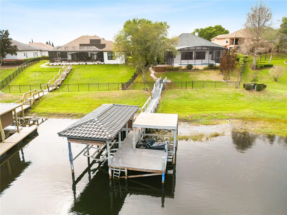 812 JOHNS POINT DRIVE Oakland, FL 34787