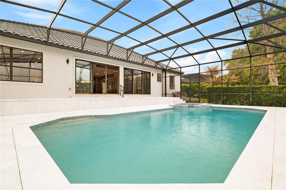 812 JOHNS POINT DRIVE Oakland, FL 34787