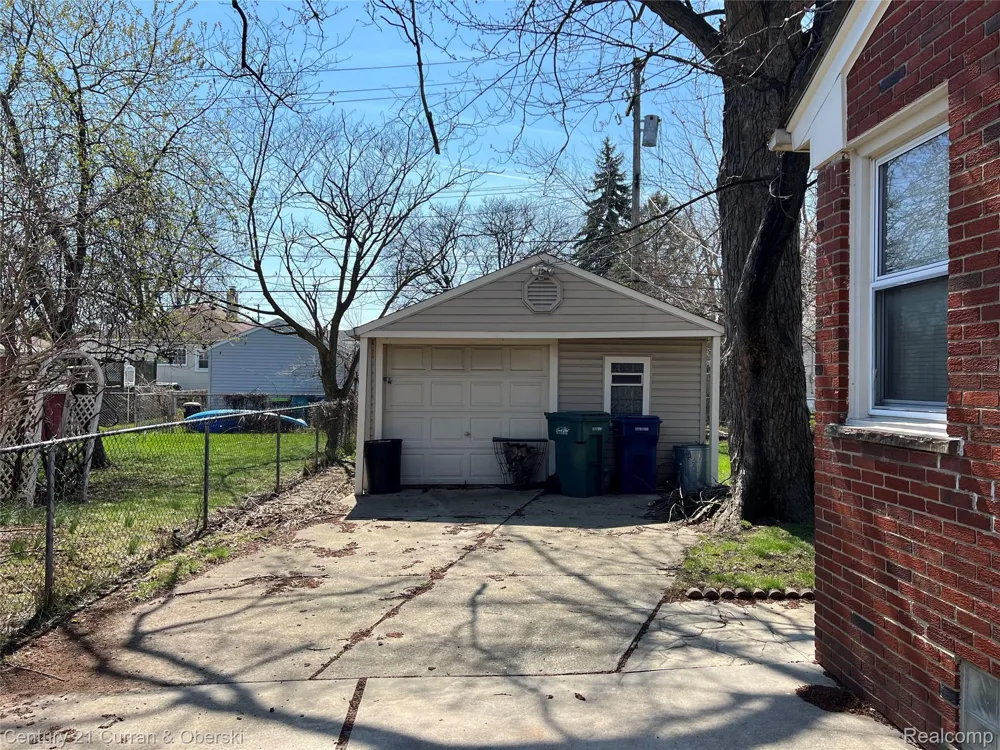 729 Cleophus Parkway Lincoln Park City, MI 48146