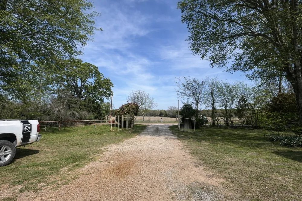 13671 CR 2143 Kemp, TX 75143