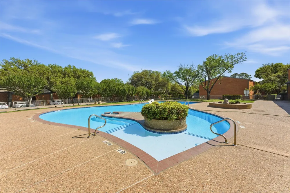 558 E Avenue J #D Grand Prairie, TX 75050