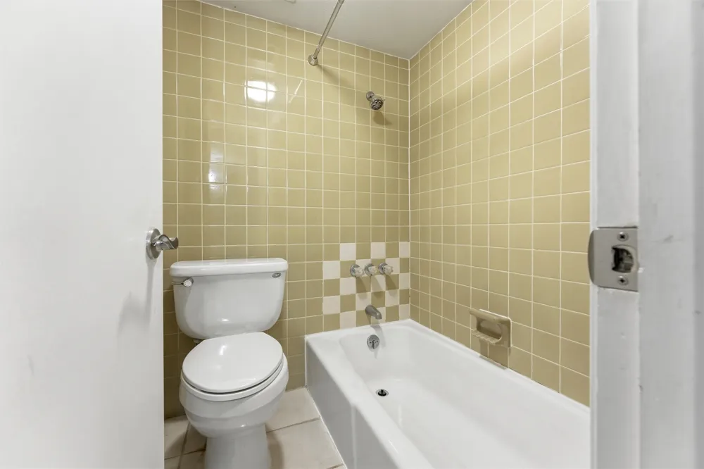 558 E Avenue J #D Grand Prairie, TX 75050