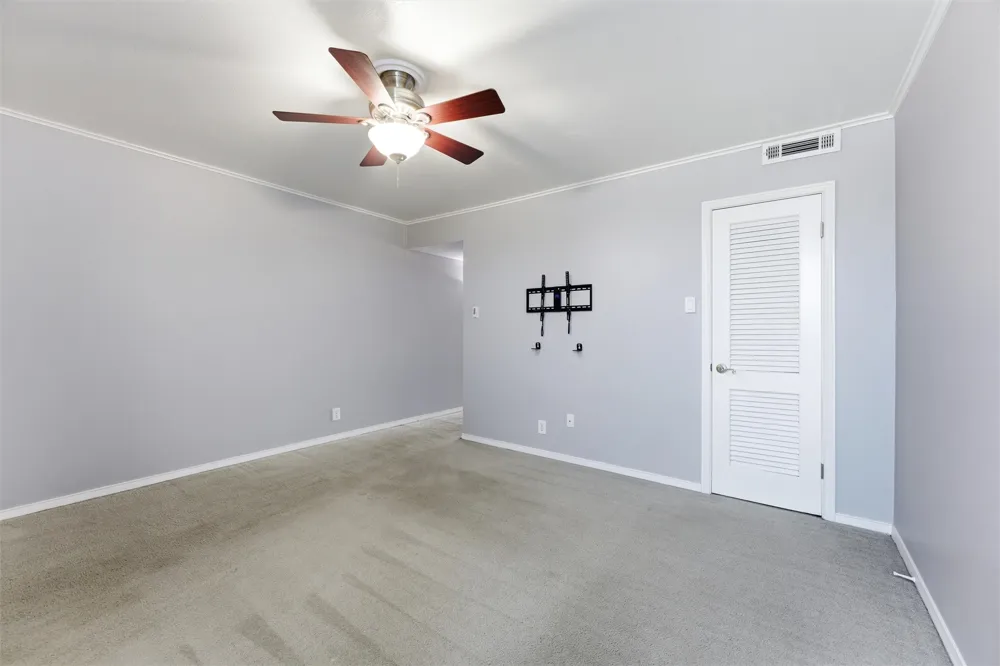558 E Avenue J #D Grand Prairie, TX 75050