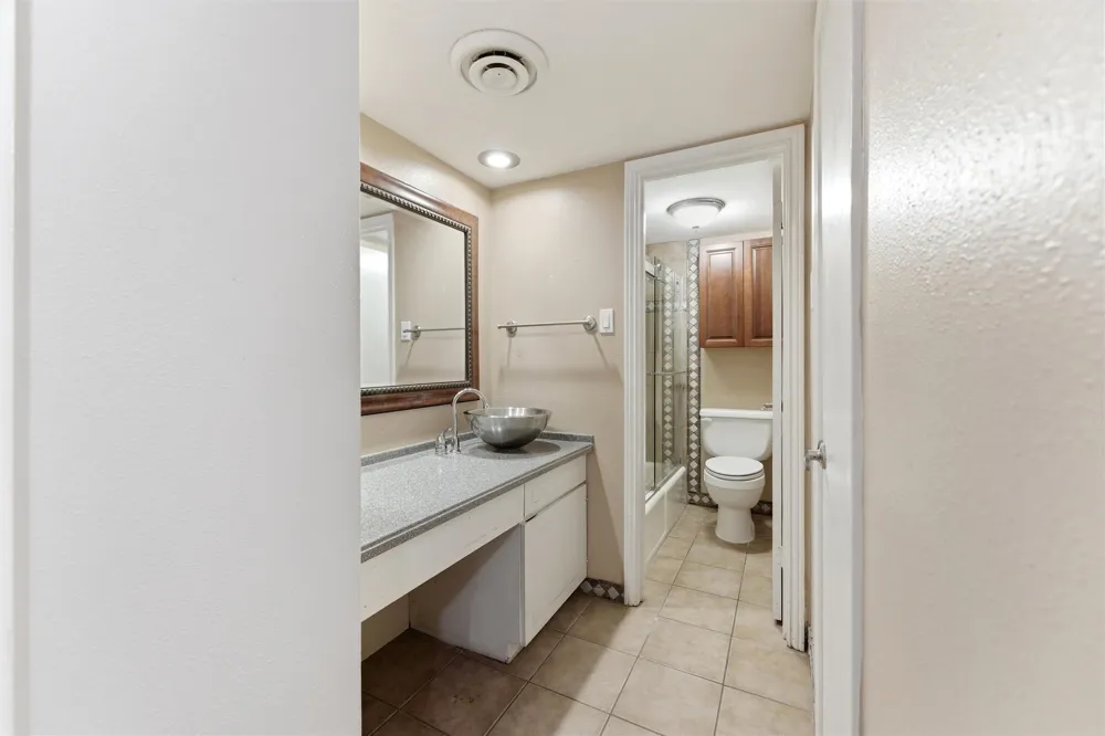 558 E Avenue J #D Grand Prairie, TX 75050