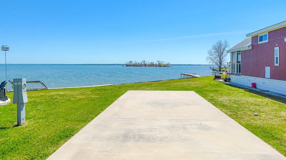 Peninsula Road Kerens, TX 75144