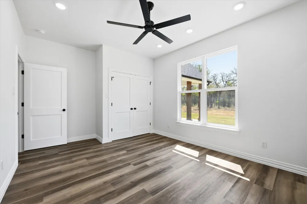 377 Oak Cove Court Sunset, TX 76270