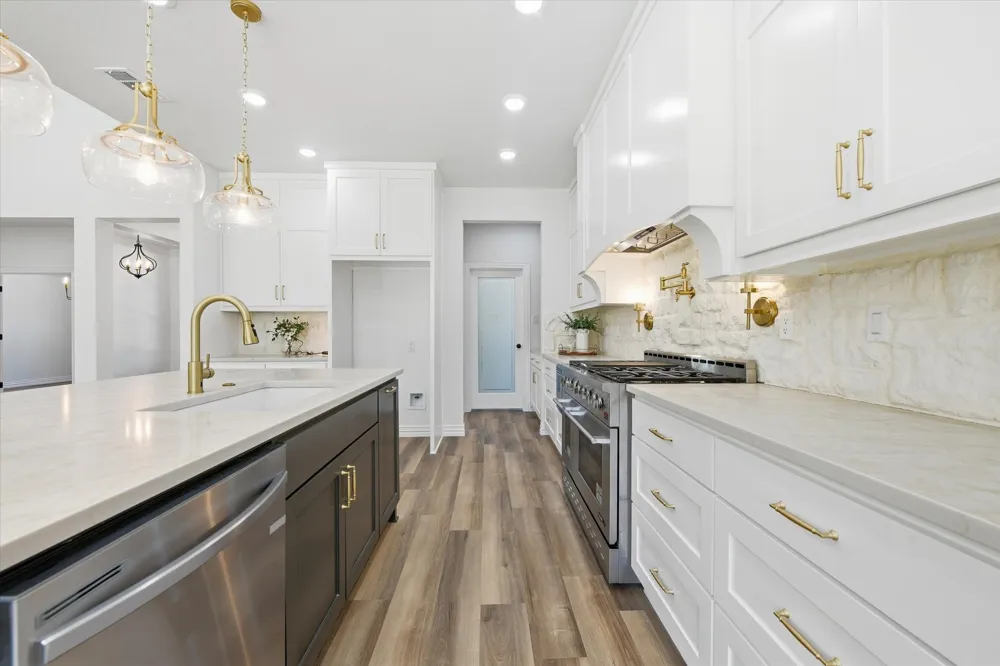 377 Oak Cove Court Sunset, TX 76270