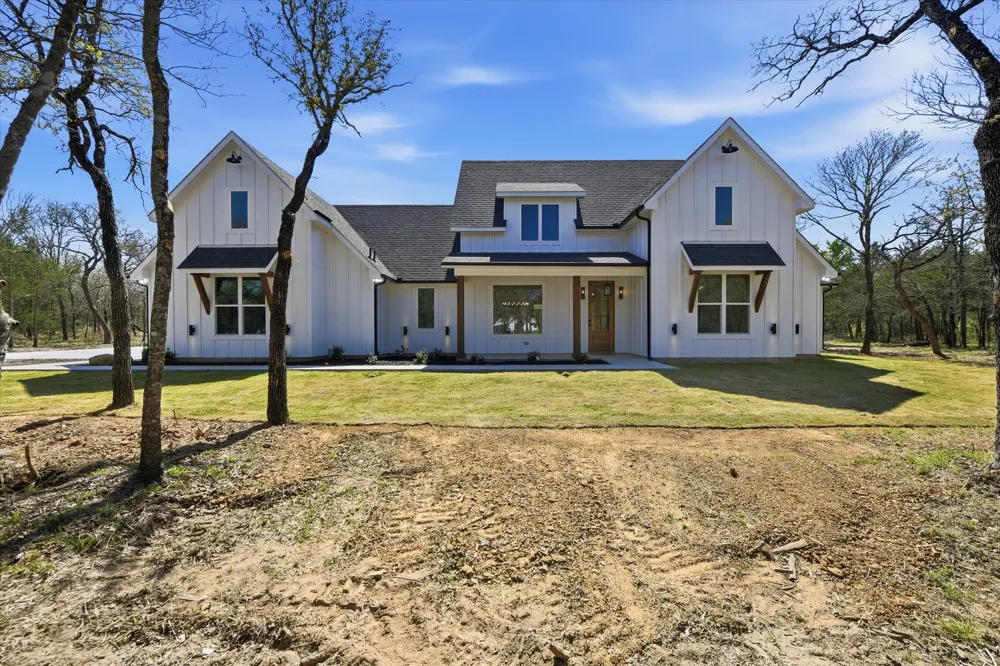 377 Oak Cove Court Sunset, TX 76270