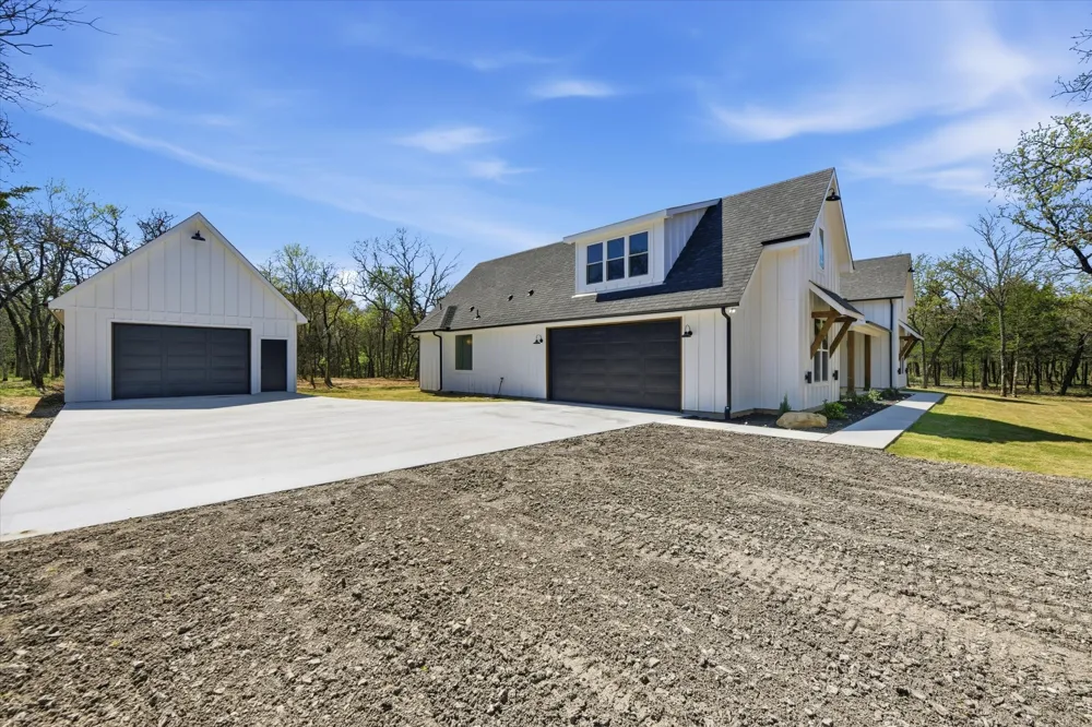 377 Oak Cove Court Sunset, TX 76270