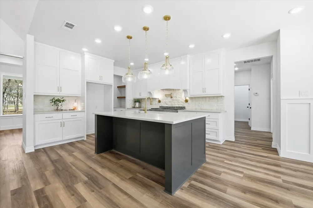 377 Oak Cove Court Sunset, TX 76270