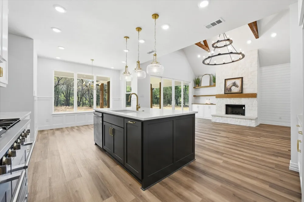 377 Oak Cove Court Sunset, TX 76270