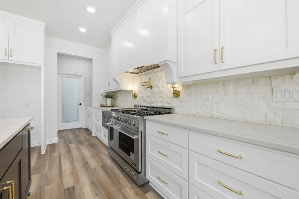 377 Oak Cove Court Sunset, TX 76270