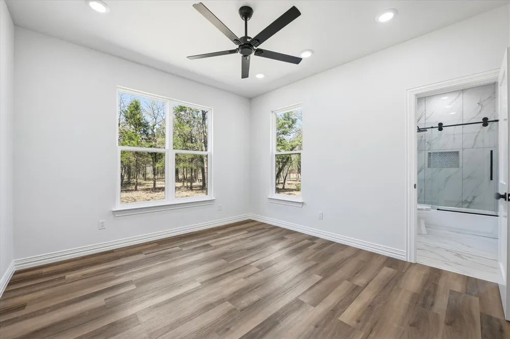 377 Oak Cove Court Sunset, TX 76270