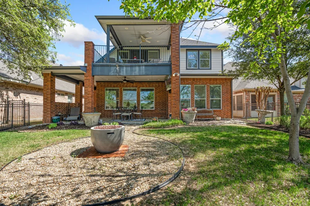 1301 Meadows Avenue Lantana, TX 76226