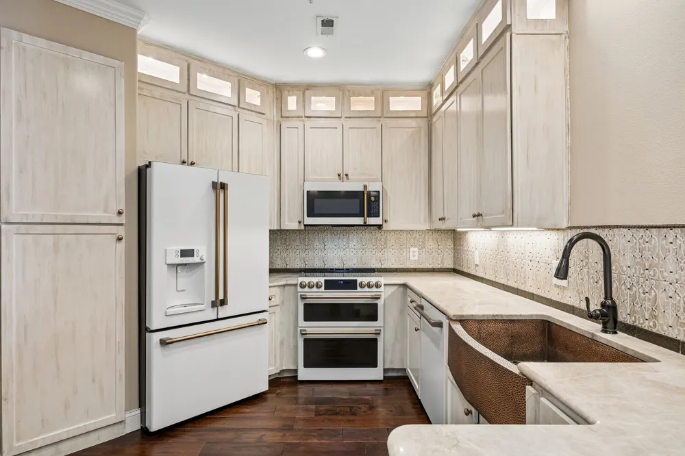 330 Las Colinas Boulevard E #1302 Irving, TX 75039