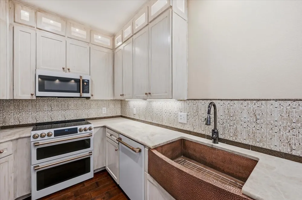 330 Las Colinas Boulevard E #1302 Irving, TX 75039