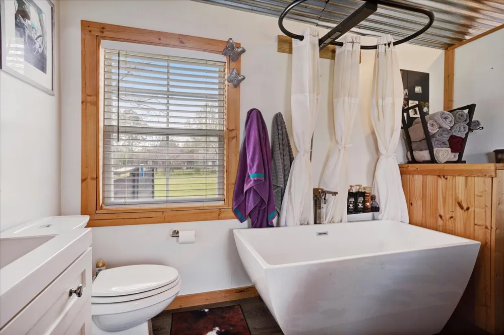 106 Red Bud Street Ravenna, TX 75476