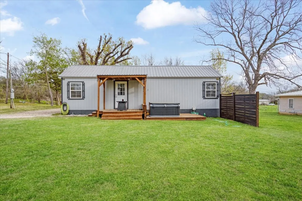 106 Red Bud Street Ravenna, TX 75476