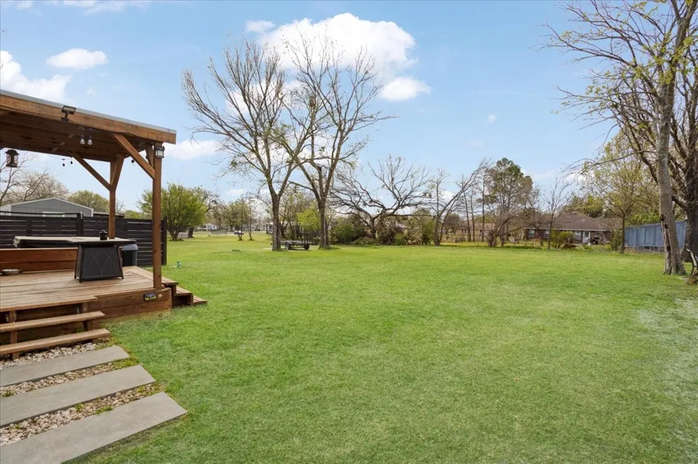 106 Red Bud Street Ravenna, TX 75476