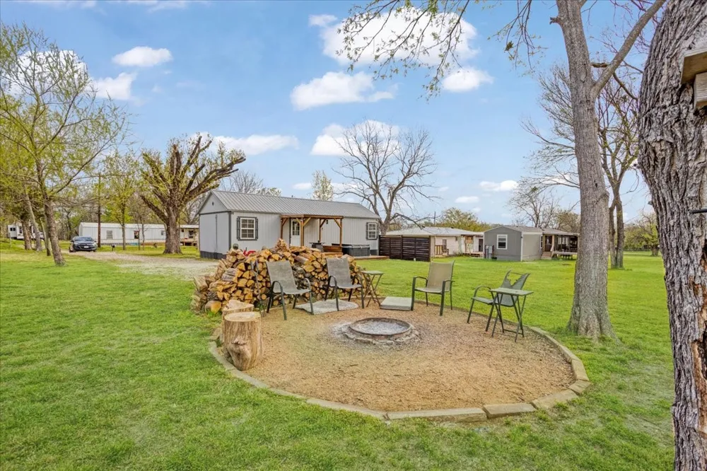 106 Red Bud Street Ravenna, TX 75476