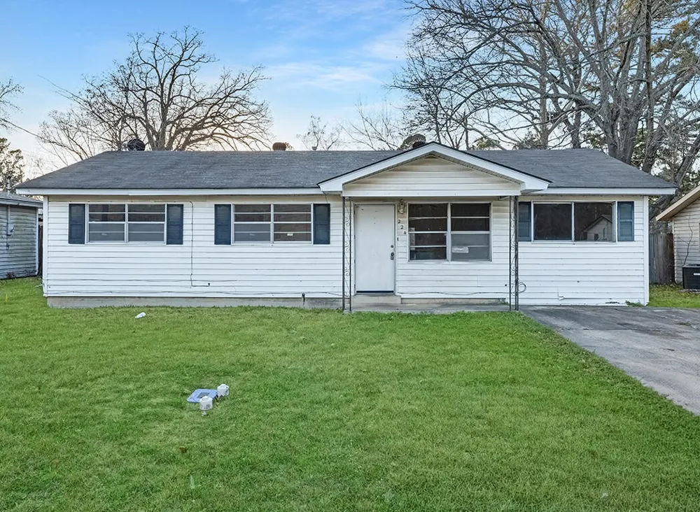 224 Shellwood Drive Wake Village, TX 75501