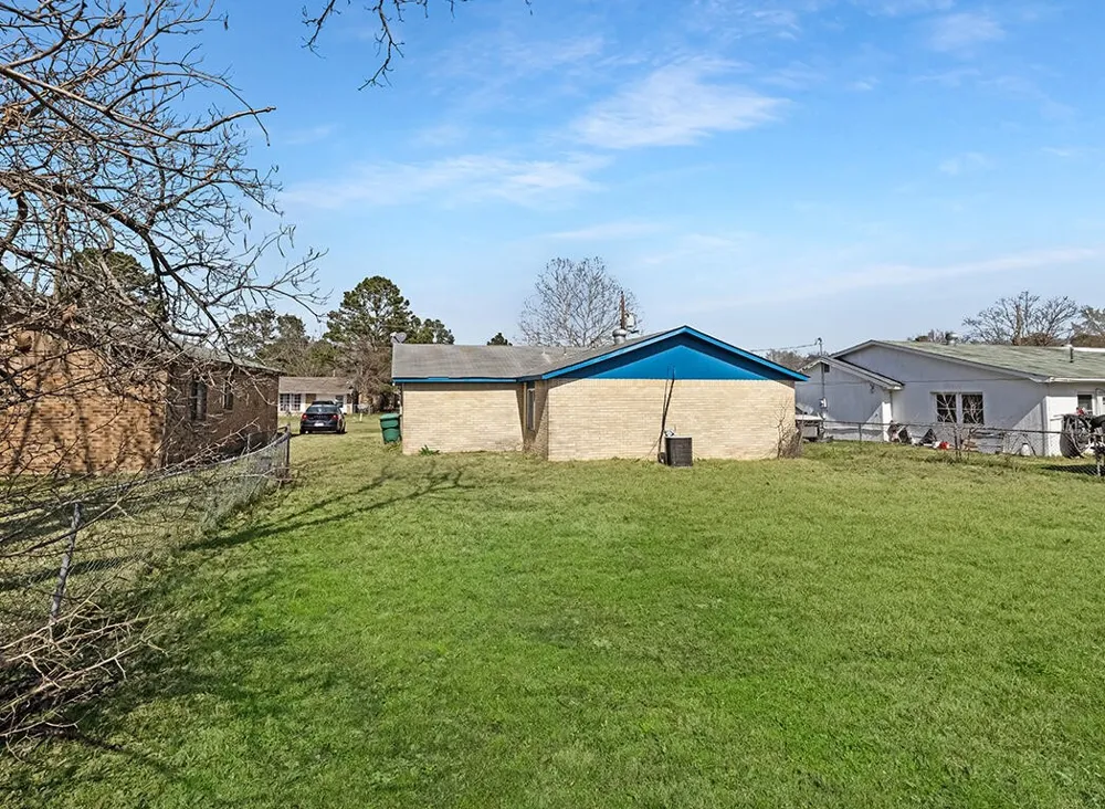 2405 Mamie Drive Texarkana, TX 75501