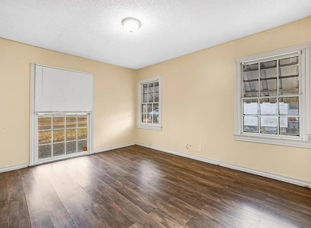 733 Arizona Avenue Wake Village, TX 75501