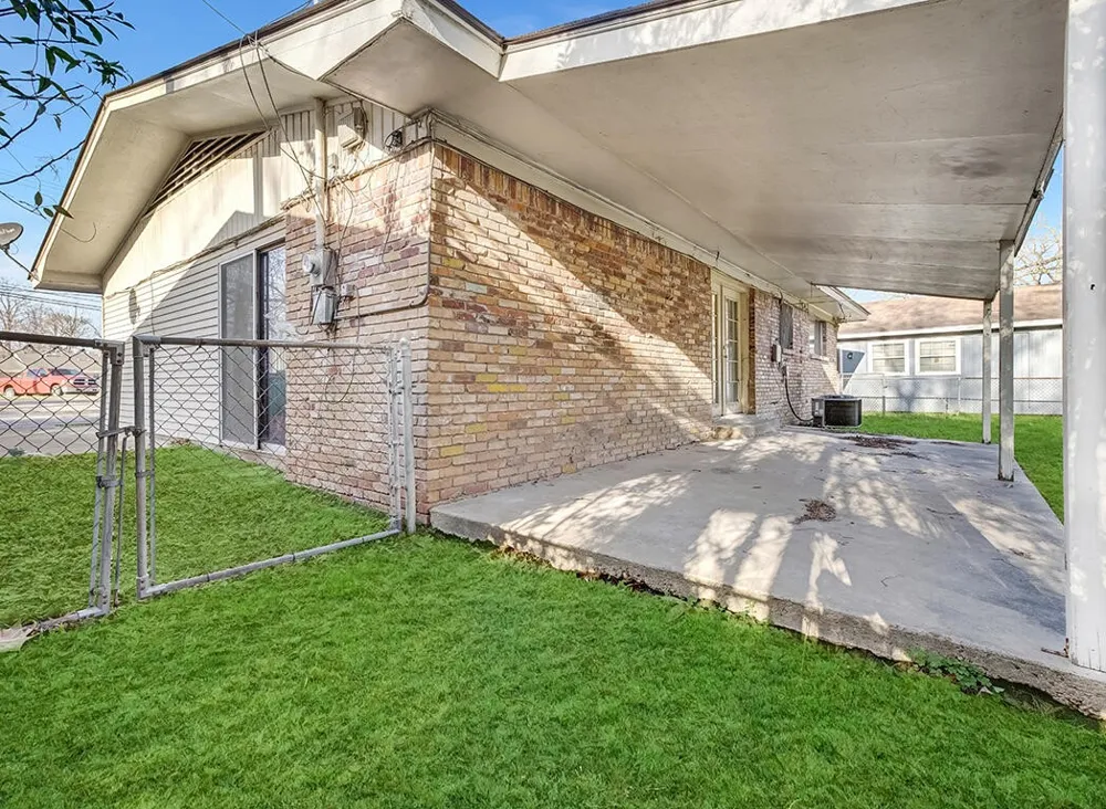 733 Arizona Avenue Wake Village, TX 75501