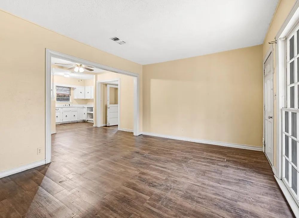 733 Arizona Avenue Wake Village, TX 75501