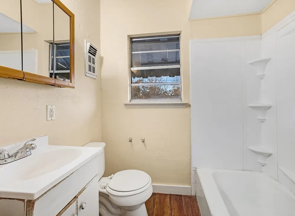 733 Arizona Avenue Wake Village, TX 75501