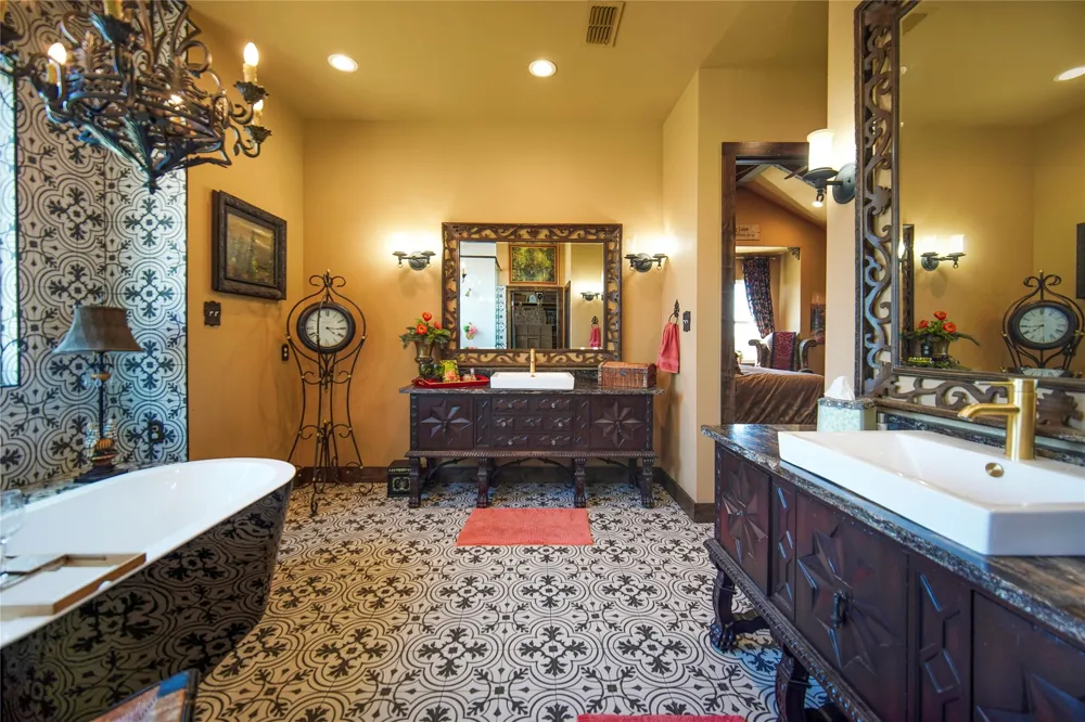 2688 FM 2190 Jacksboro, TX 76458