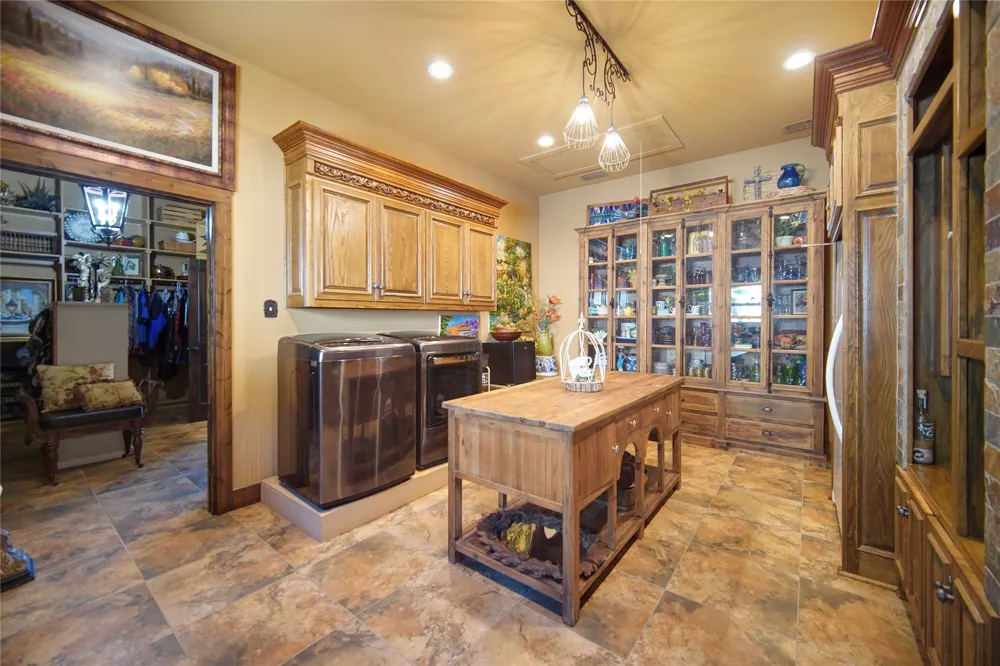 2688 FM 2190 Jacksboro, TX 76458