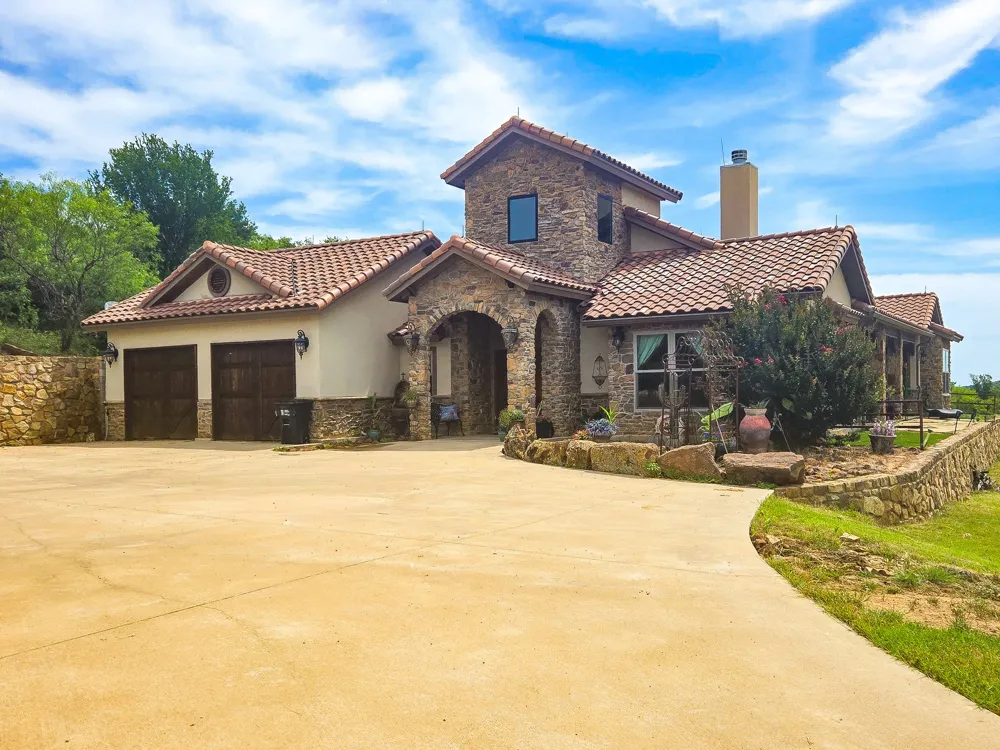 2688 FM 2190 Jacksboro, TX 76458