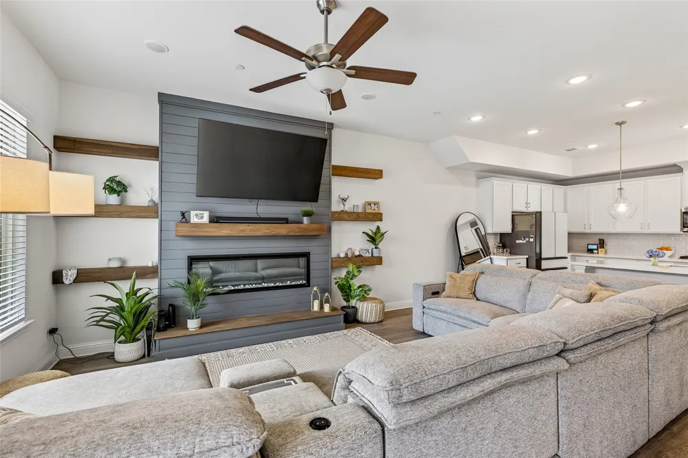 300 Colusa Drive Lewisville, TX 75056