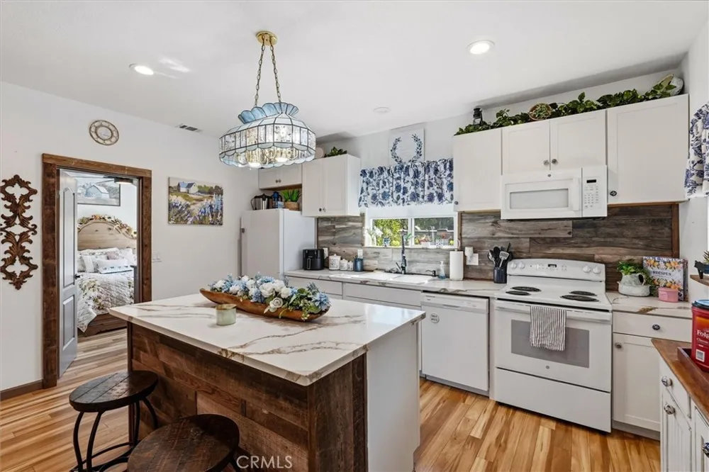 5552 Bear Creek Catheys Valley, CA 95306