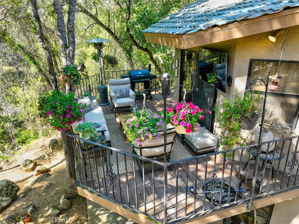 5552 Bear Creek Catheys Valley, CA 95306