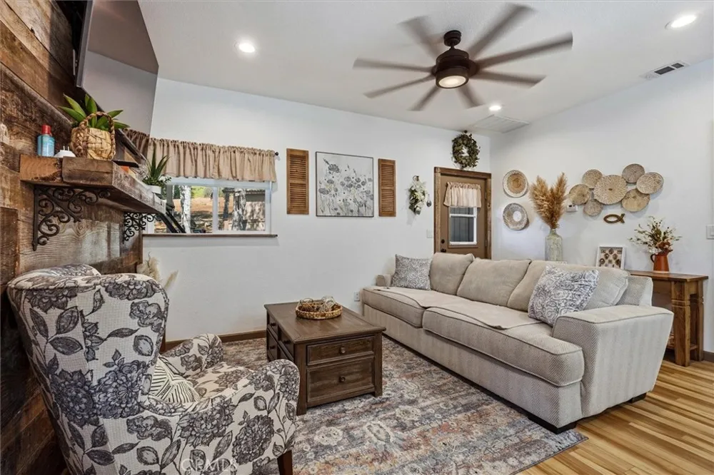 5552 Bear Creek Catheys Valley, CA 95306