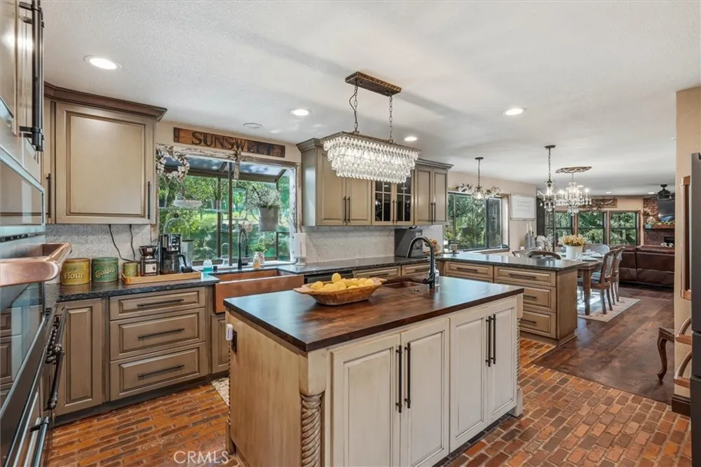 5552 Bear Creek Catheys Valley, CA 95306