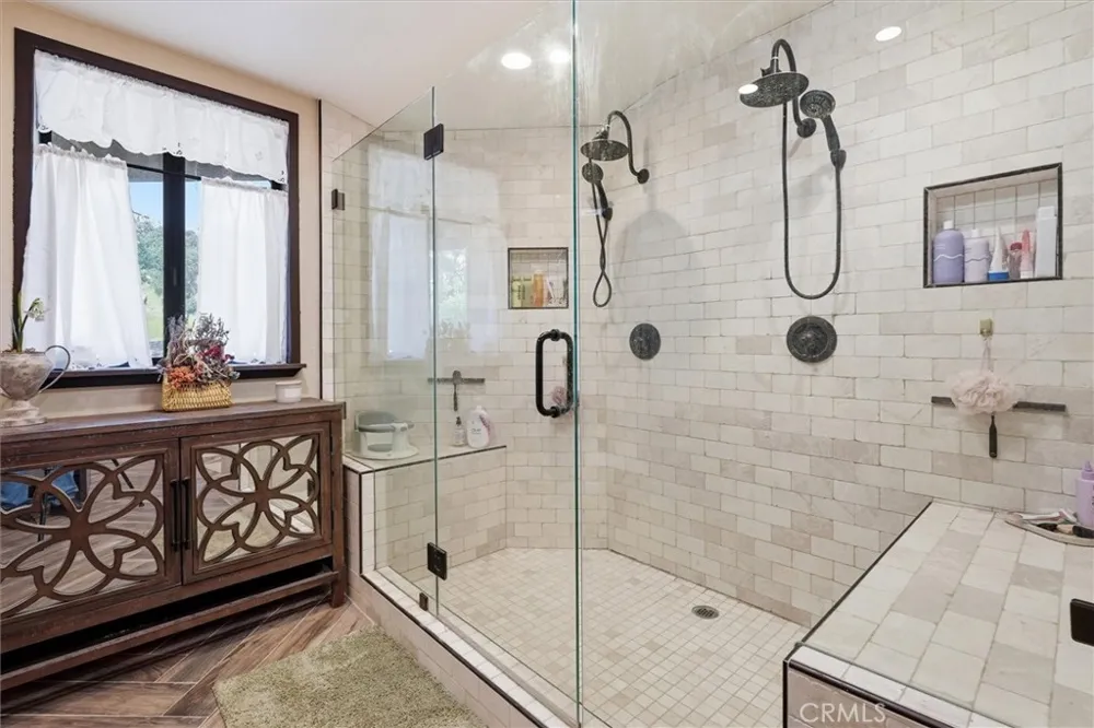 5552 Bear Creek Catheys Valley, CA 95306