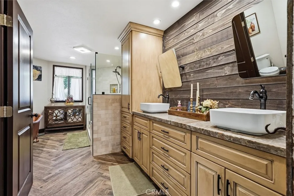 5552 Bear Creek Catheys Valley, CA 95306