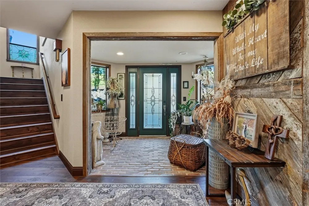 5552 Bear Creek Catheys Valley, CA 95306
