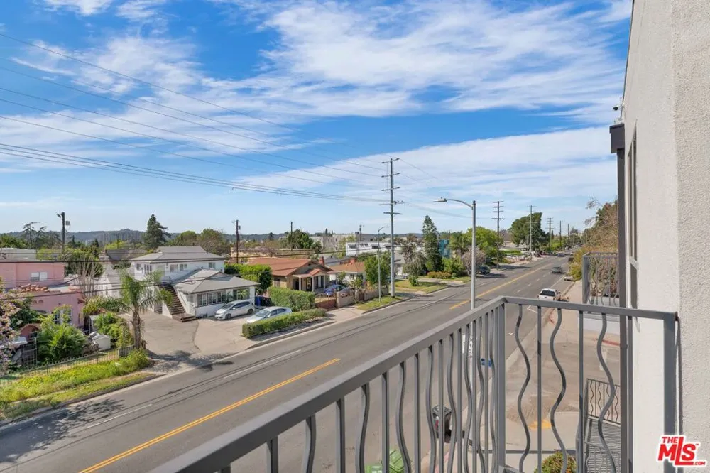 6006 Klump Avenue #1 North Hollywood, CA 91606