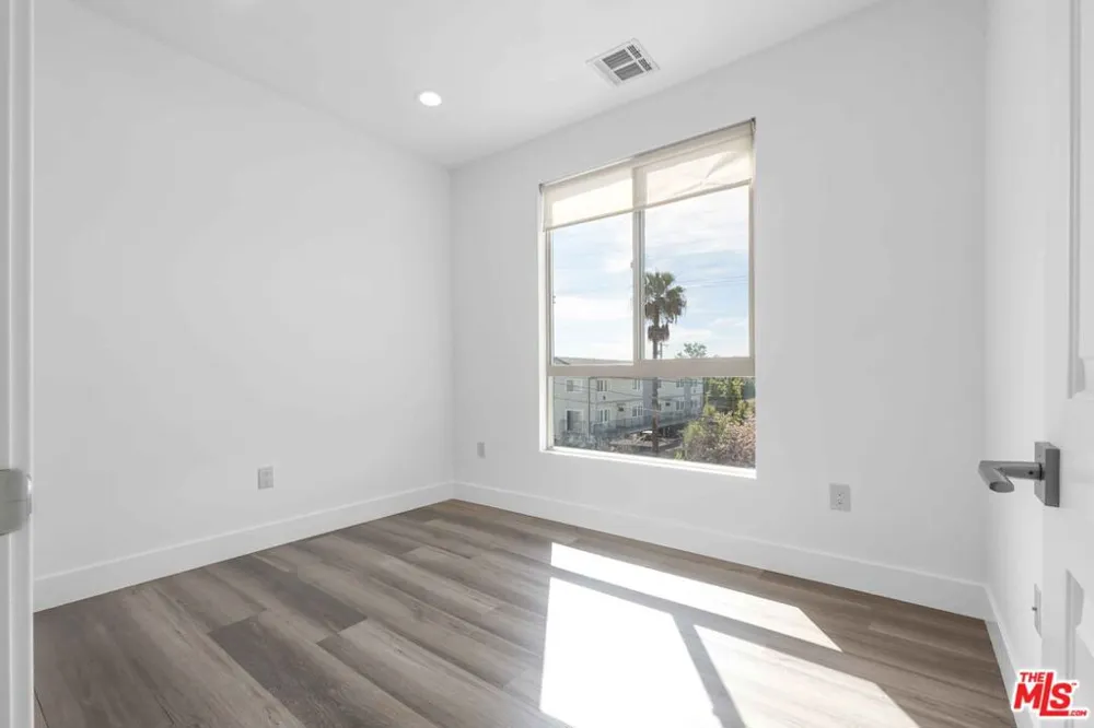6006 Klump Avenue #1 North Hollywood, CA 91606