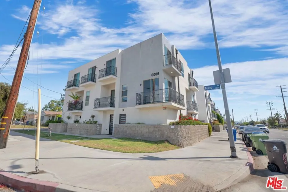 6006 Klump Avenue #1 North Hollywood, CA 91606