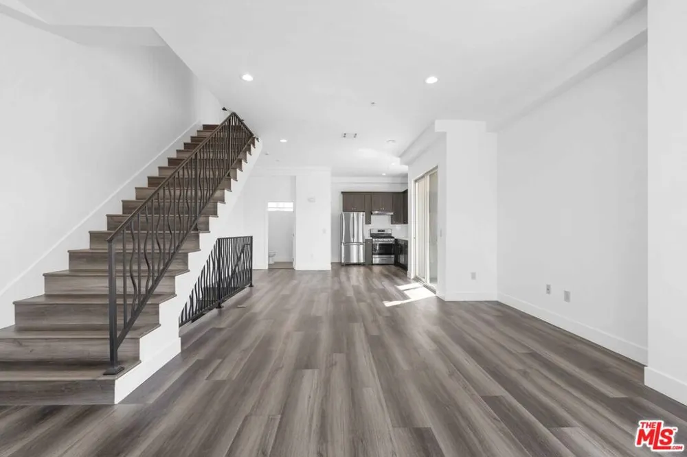6006 Klump Avenue #1 North Hollywood, CA 91606