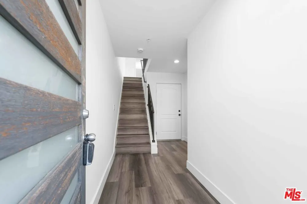 6006 Klump Avenue #1 North Hollywood, CA 91606