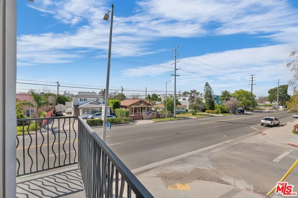 6006 Klump Avenue #1 North Hollywood, CA 91606