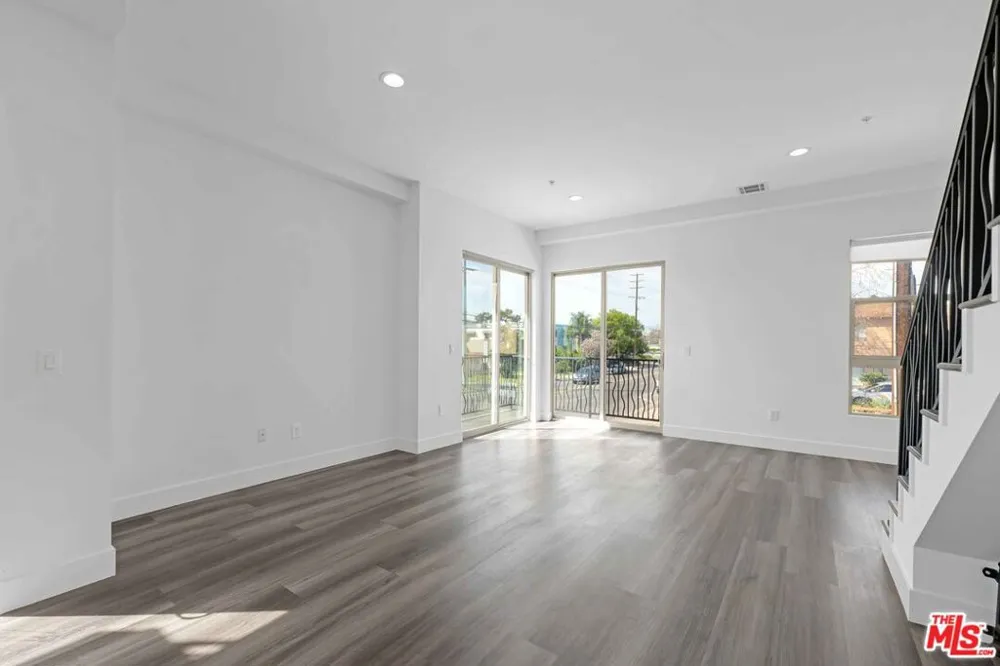 6006 Klump Avenue #1 North Hollywood, CA 91606